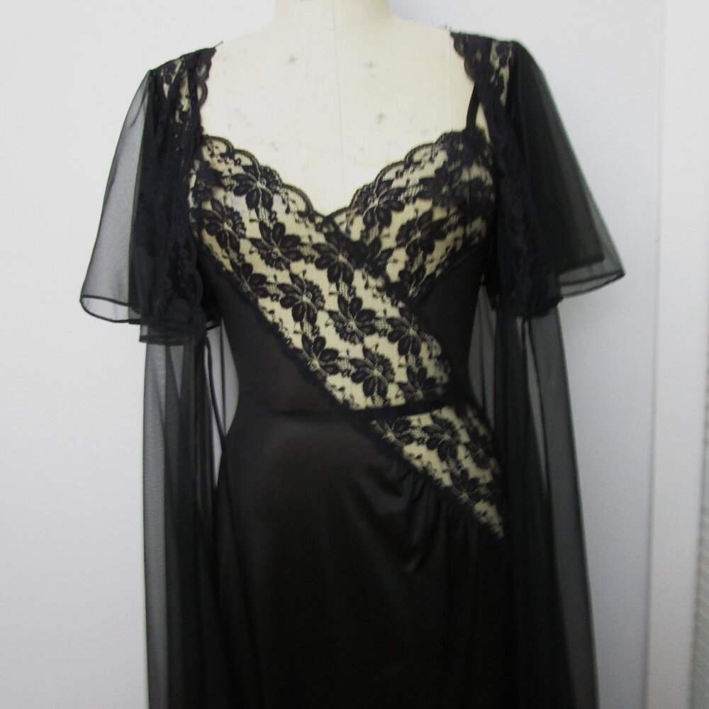 Black Peignoir Set Night Gown Robe Vintage Huge Sweep